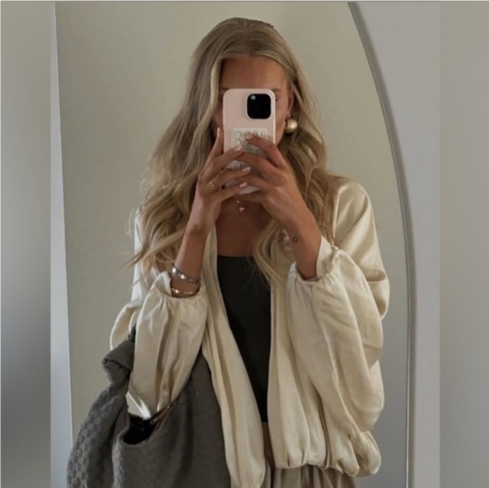ZARA NWT Satin Bomber Jacket Puffed Cream Size M - Picture 7 of 16
